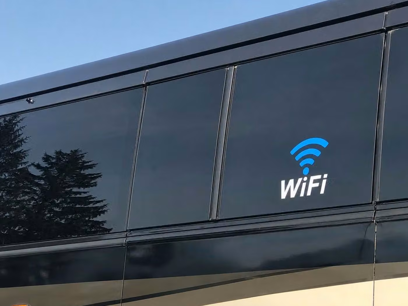 pine bluff 18 passenger minibus wifi