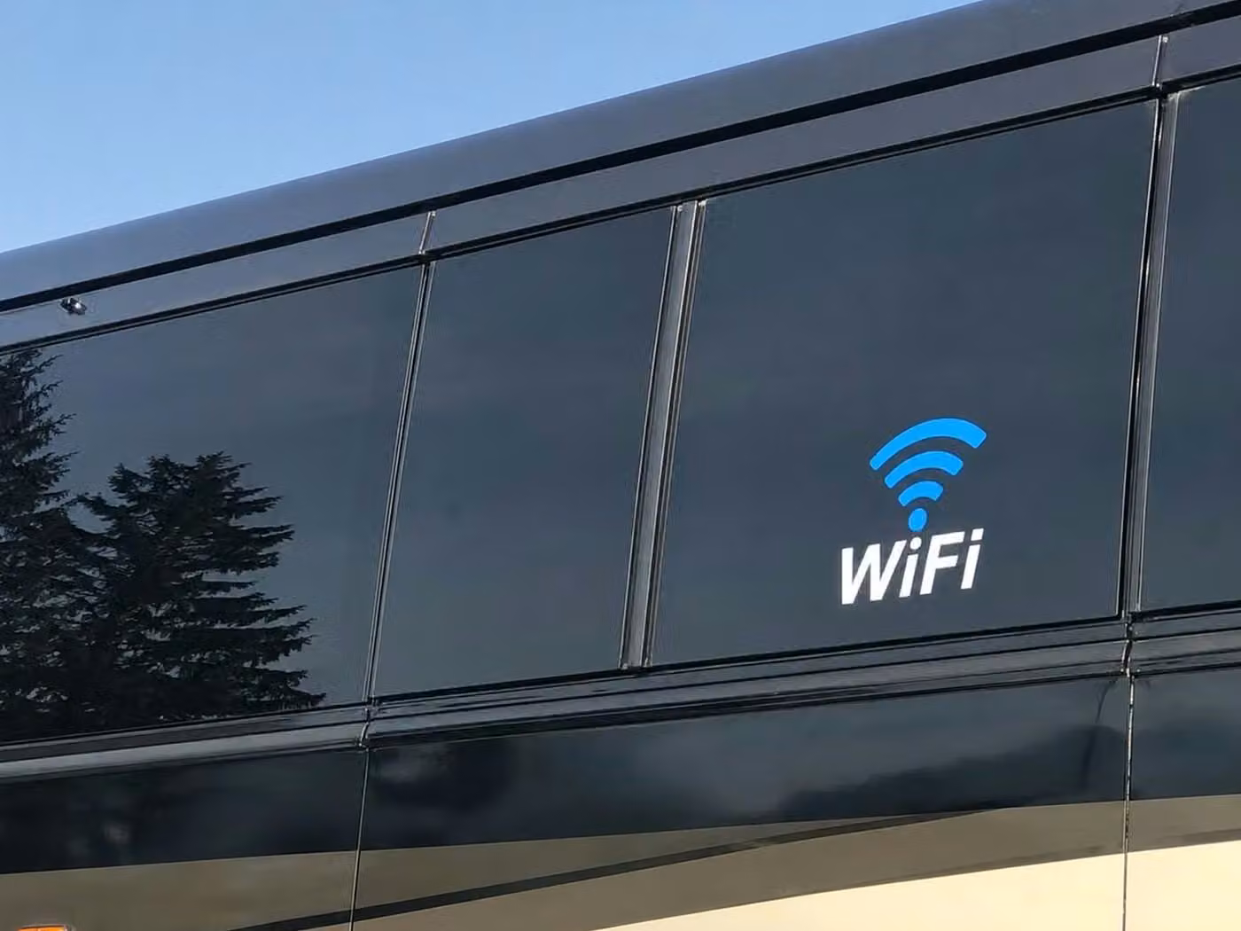 pine bluff 30 passenger minibus wifi